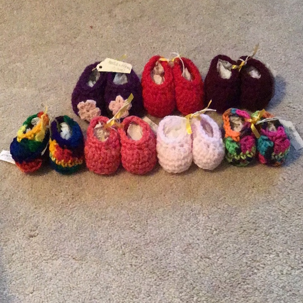 ON SALE -7 Pairs Handmade Baby Booties 0-3 mo NWT